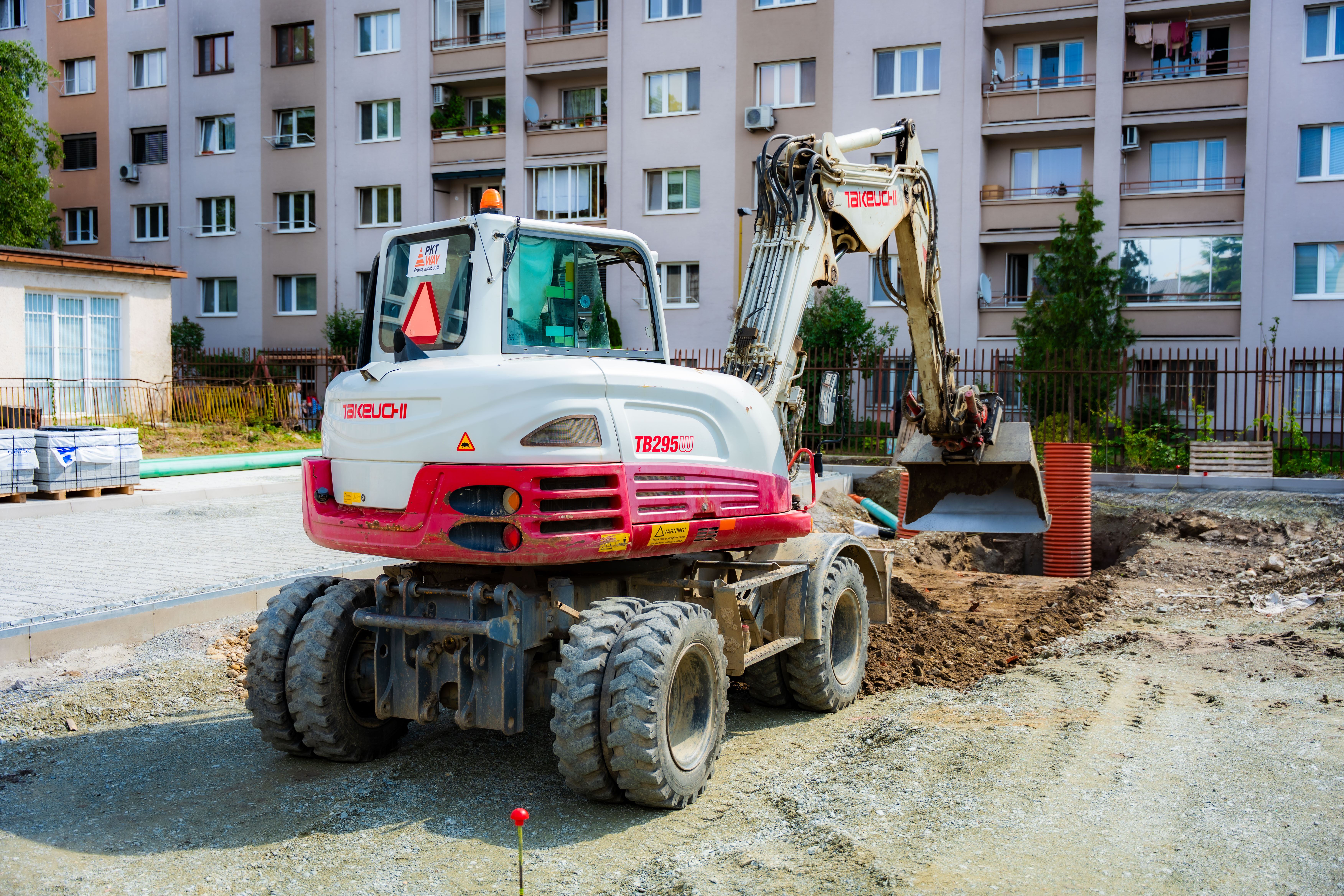 Kontrolna cinnost - Parkovacie plochy, Kosice, Srbska ulica-1-21